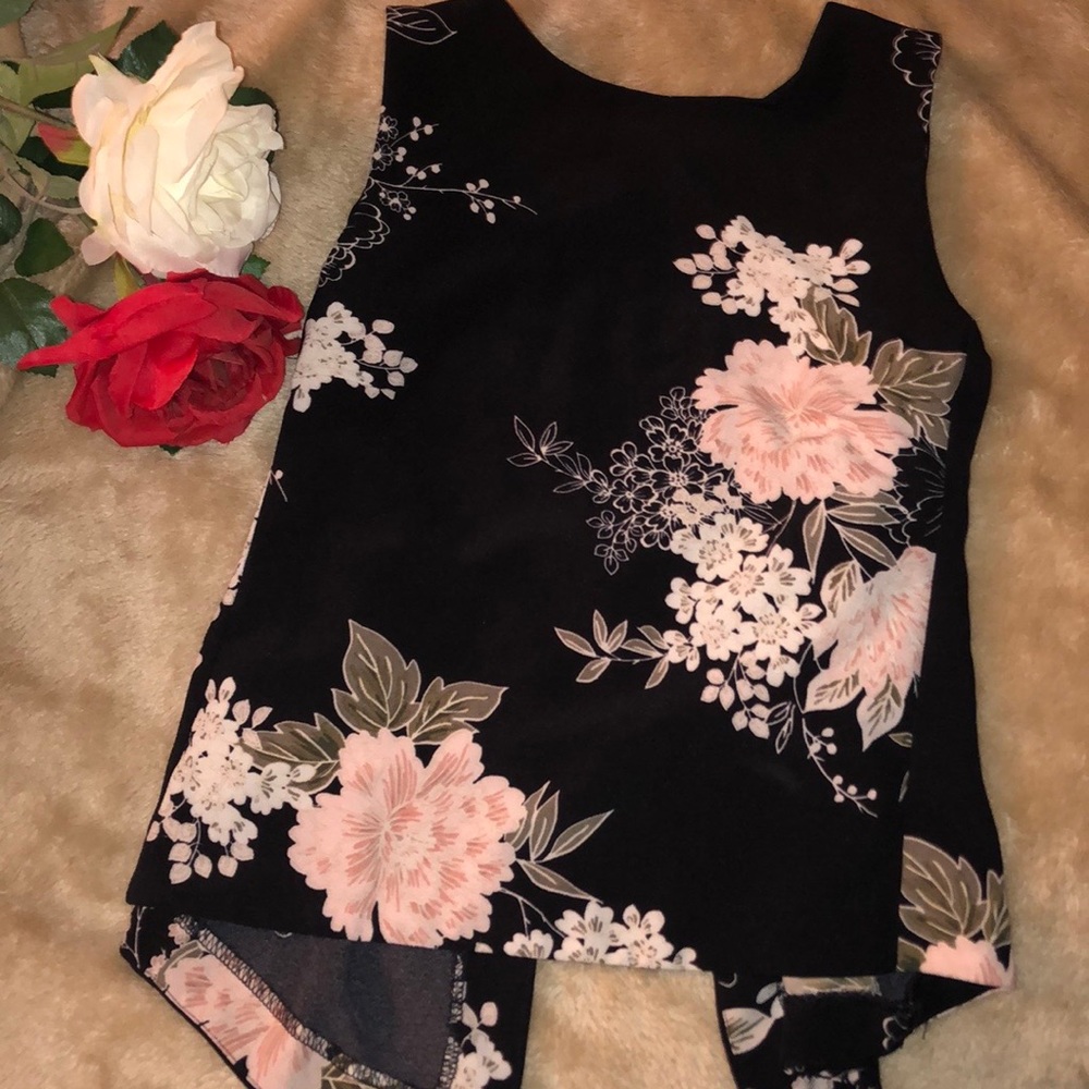 Dynamite sleeveless top